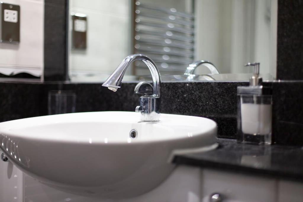 Thames View Apartment, Imperial Wharf London Ngoại thất bức ảnh